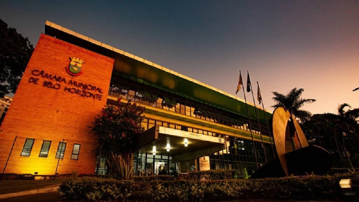 Câmara de BH promulga lei que cria o auxílio alimentação de R$ 2,3 mil para os vereadores 