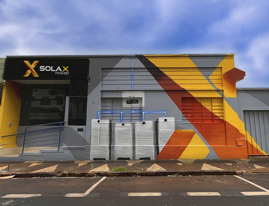 SolaX inaugura capacitação em armazenamento de energia em Uberlândia