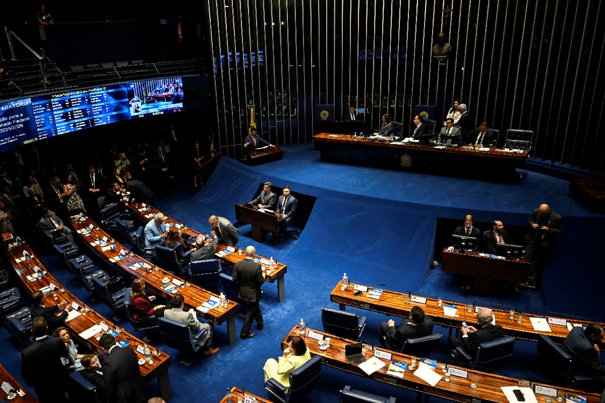 Fim da reeleição pode ser votado no Senado; entenda a proposta
