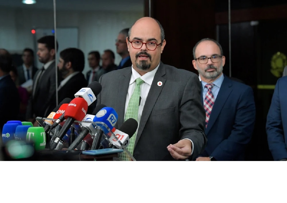Simões diz que momento não era propício para reajuste do ICMS sobre importados