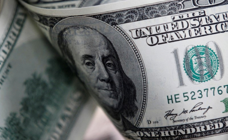 Dólar futuro salta mais de 2% ante o real após anúncio de tarifas de 50% dos EUA contra o Brasil