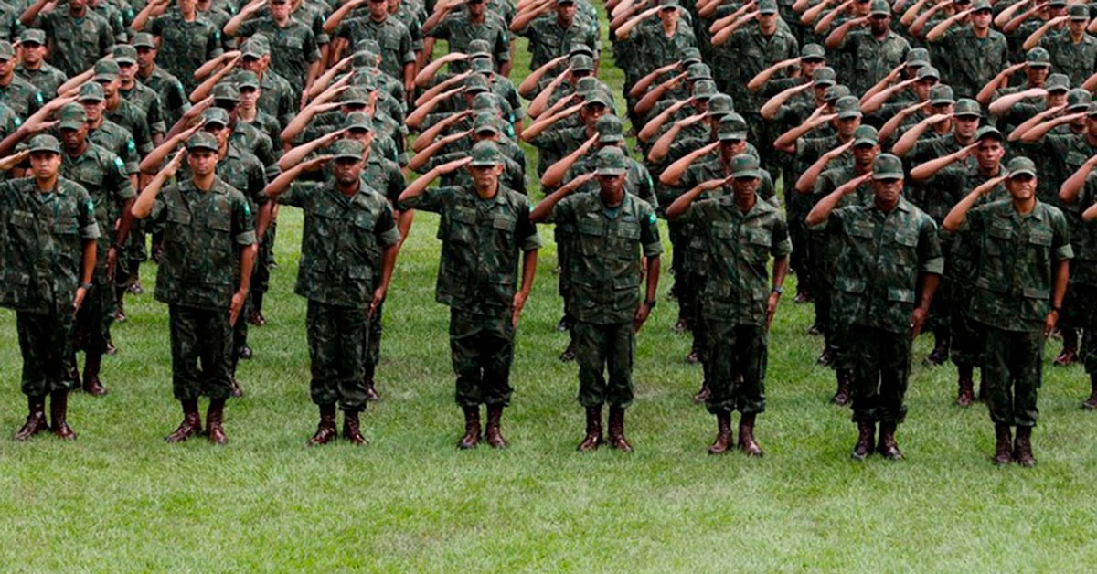 Justiça veda recebimento cumulativo de adicionais para militares