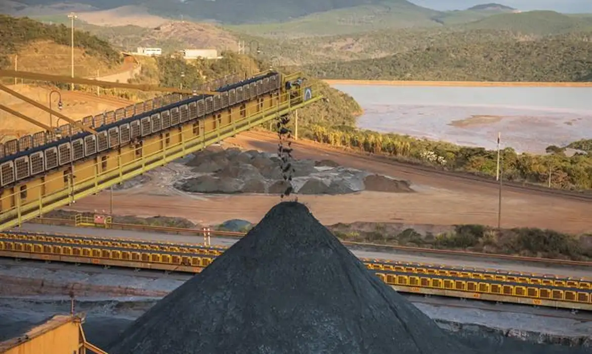 Busca por minerais da transição energética acelera crise climática em Minas Gerais e outros estados