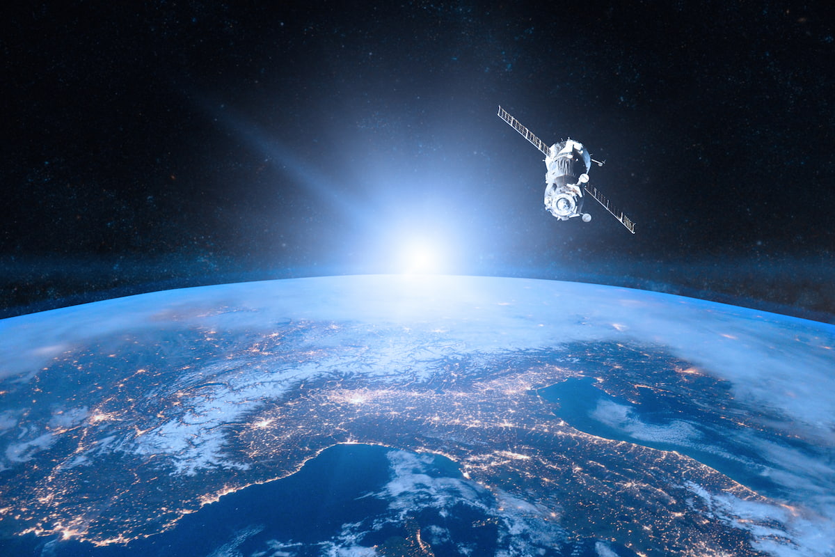 Anatel vai investigar implicações do número crescente de satélites em órbita