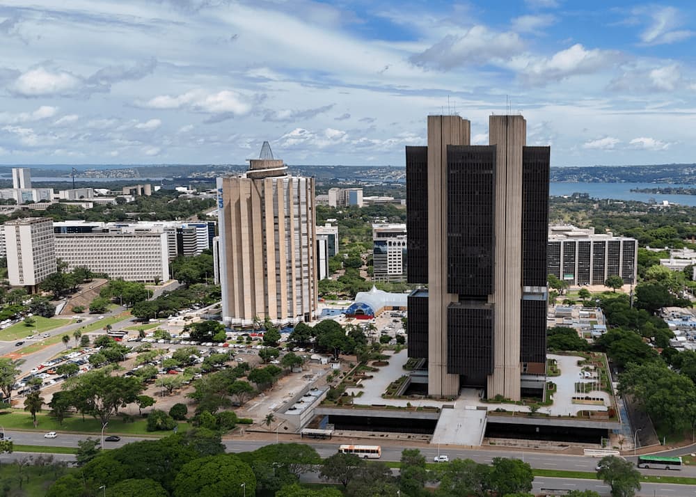 Os desajustes na administração pública e suas consequências