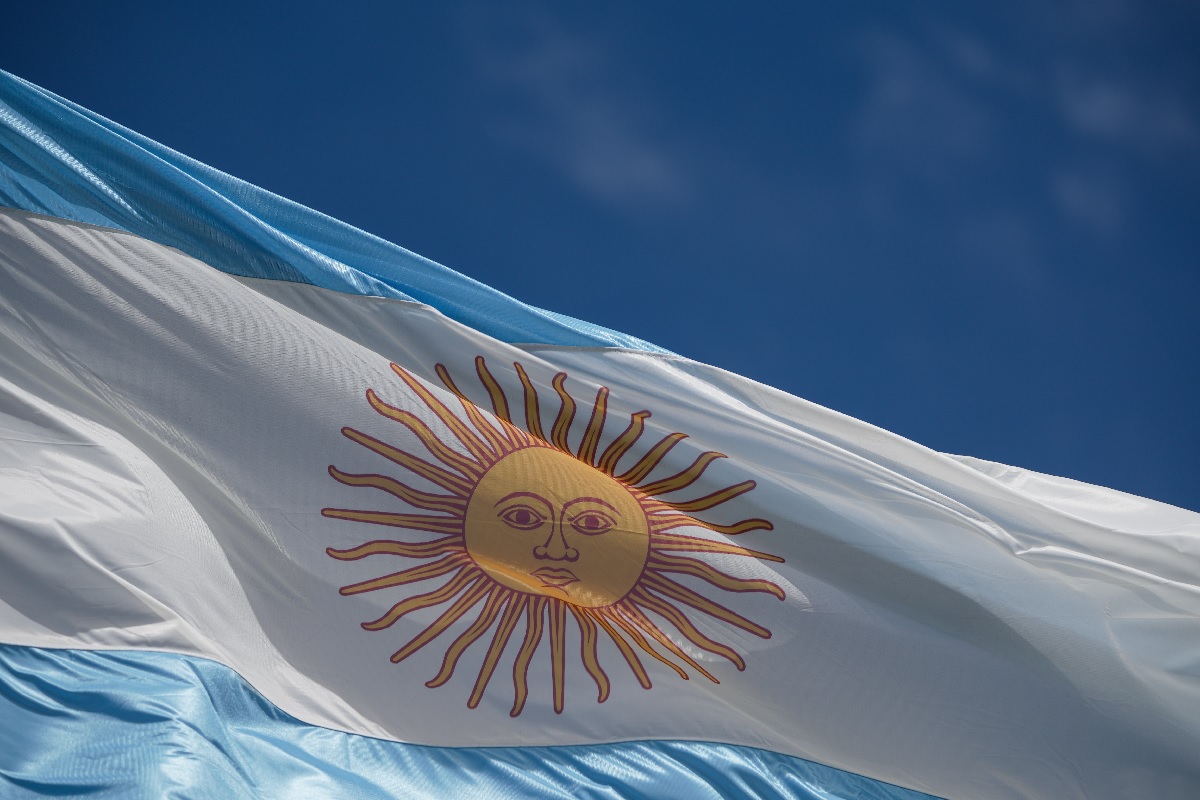 Argentina oferecerá títulos denominados em peso com vencimento em 2030 a investidor estrangeiro
