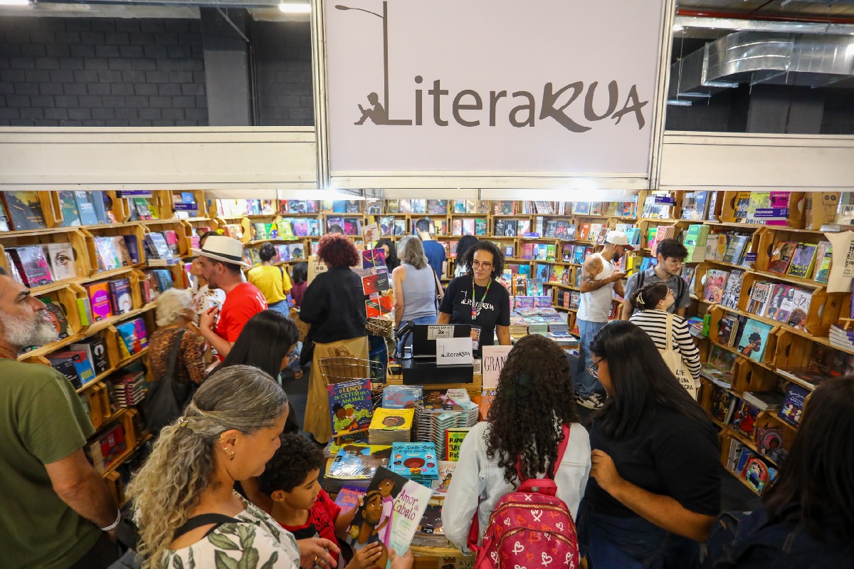 Bienal Mineira do Livro vende mais de 400 mil obras e movimenta R$ 40 milhões; veja como foi