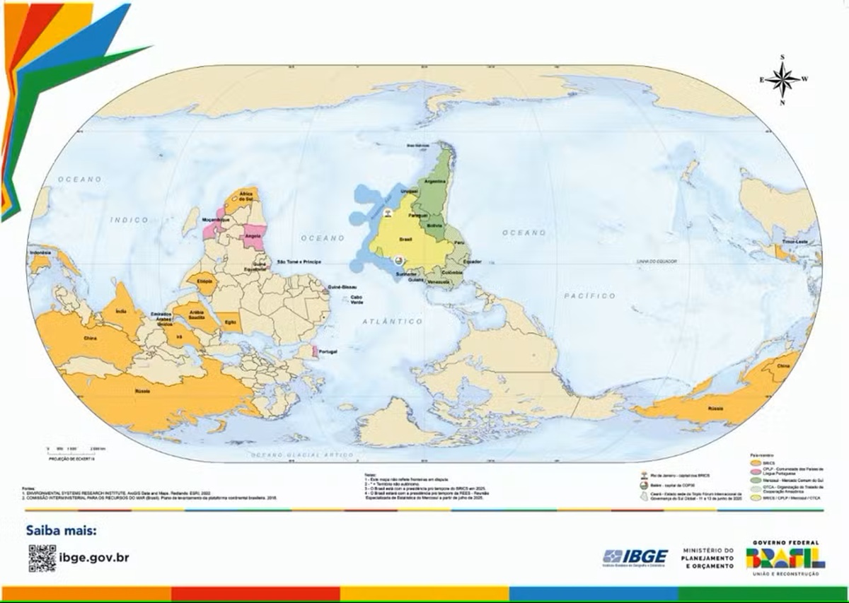 IBGE lança mapa-múndi invertido, com o Sul no alto e o Brasil no centro