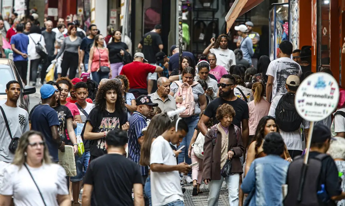 Após cair com covid, IDH tem menor avanço desde 1990; Brasil melhora