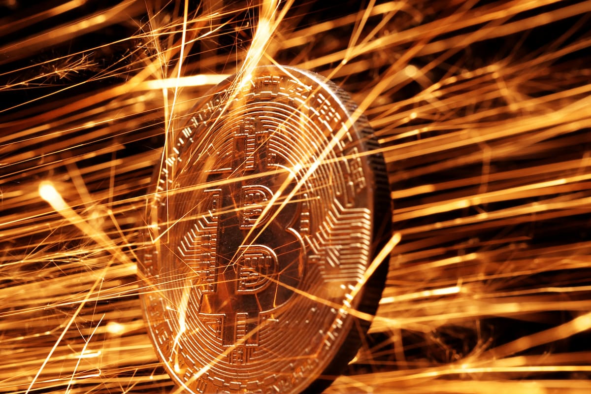 Bitcoin atinge US$ 109.481 e renova máxima histórica