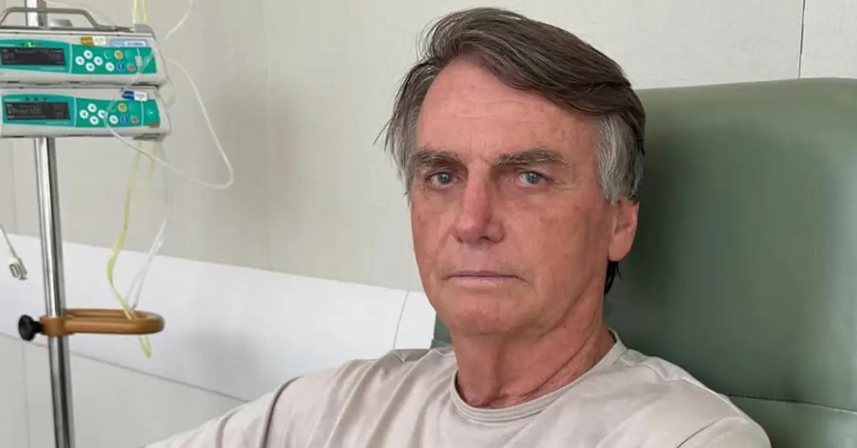 Bolsonaro chega a hospital para exames após crises de soluços e refluxo