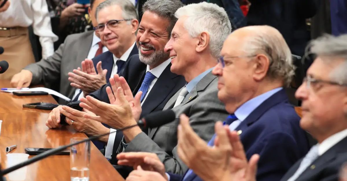Câmara instala comissão sobre isenção do Imposto de Renda até R$ 5 mil