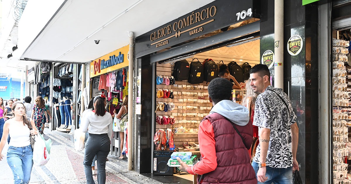 Nova regra para trabalho aos domingos passa a valer em julho