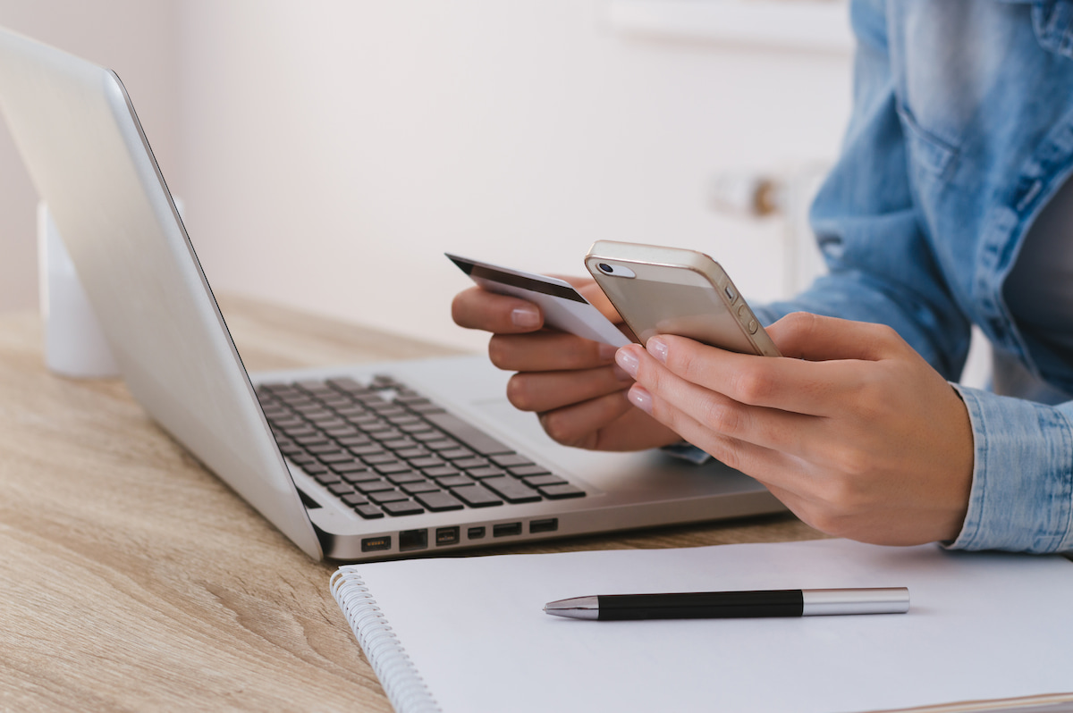 Golpes no Dia das Mães: veja como se proteger nas compras on-line