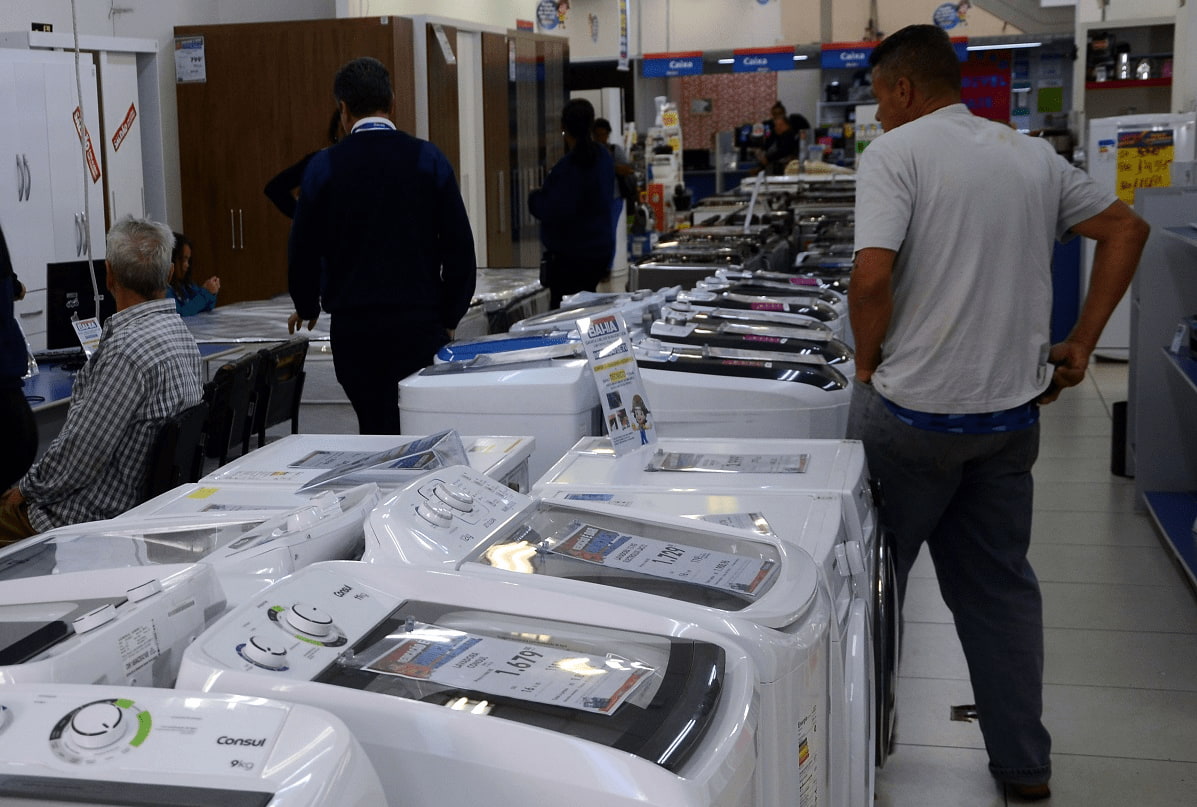 Comércio mineiro avança 1,8% em março e atinge maior nível em 25 anos