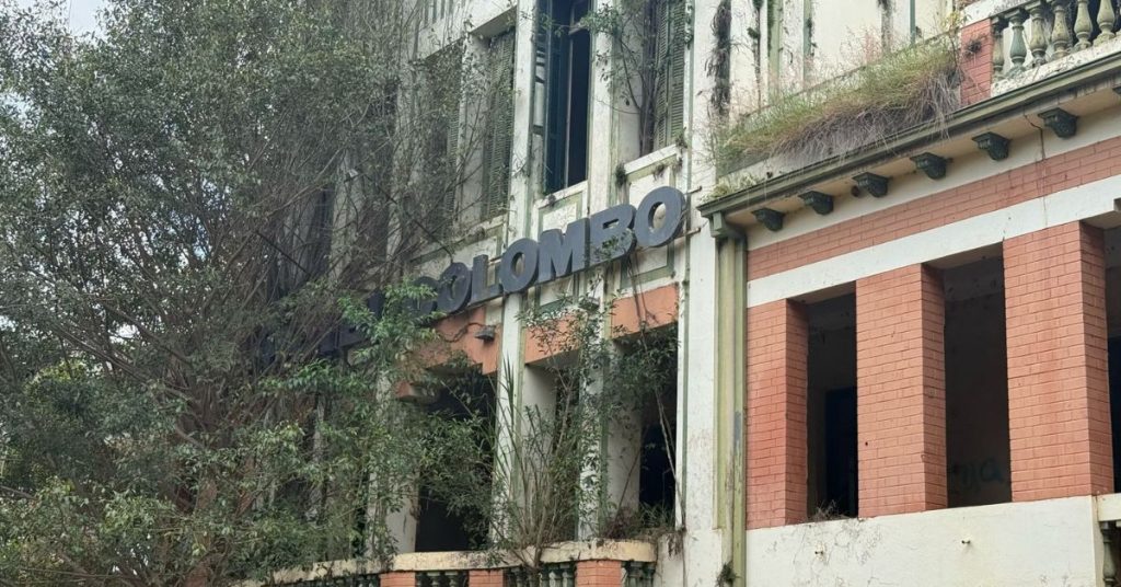 Fachada do Hotel Colombo em Araxá, Minas Gerais.