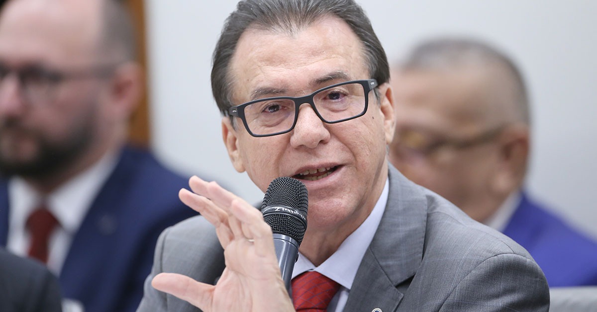 Ministro do Trabalho e Emprego defende transição para jornada semanal de 5 dias
