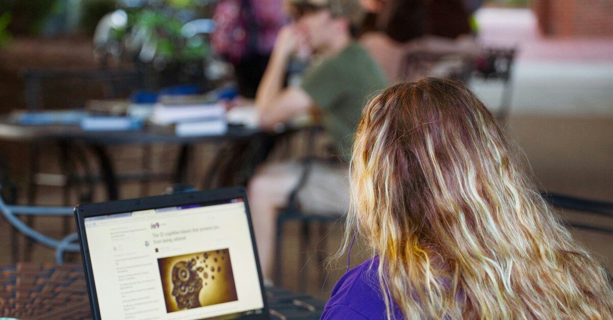 Cursos gratuitos ensinam empreendedores de BH a usar redes sociais e ferramentas de design; veja como se inscrever