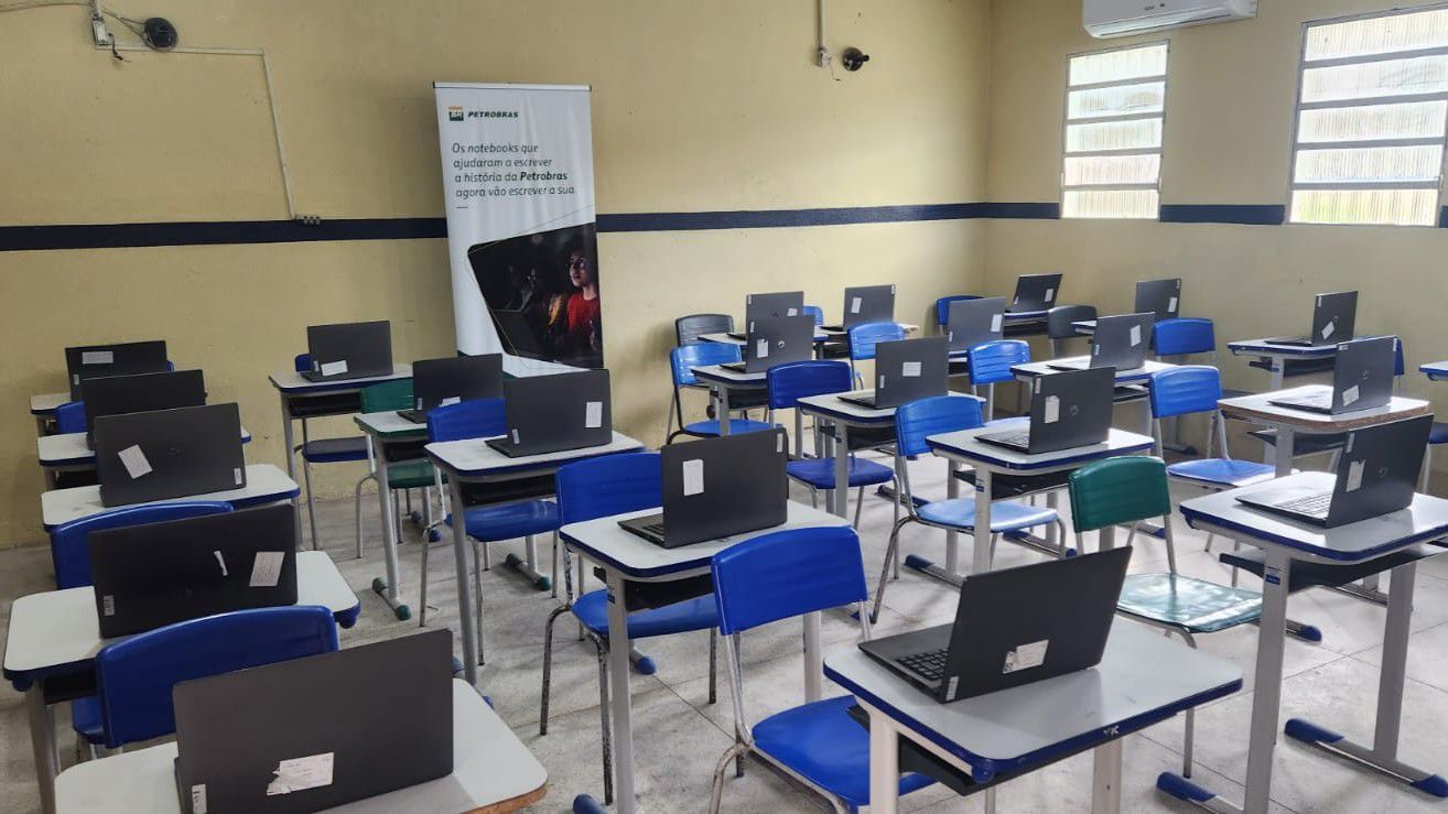 Petrobras doa computadores a escolas e ONGs; Minas Gerais está entre os estados contemplados