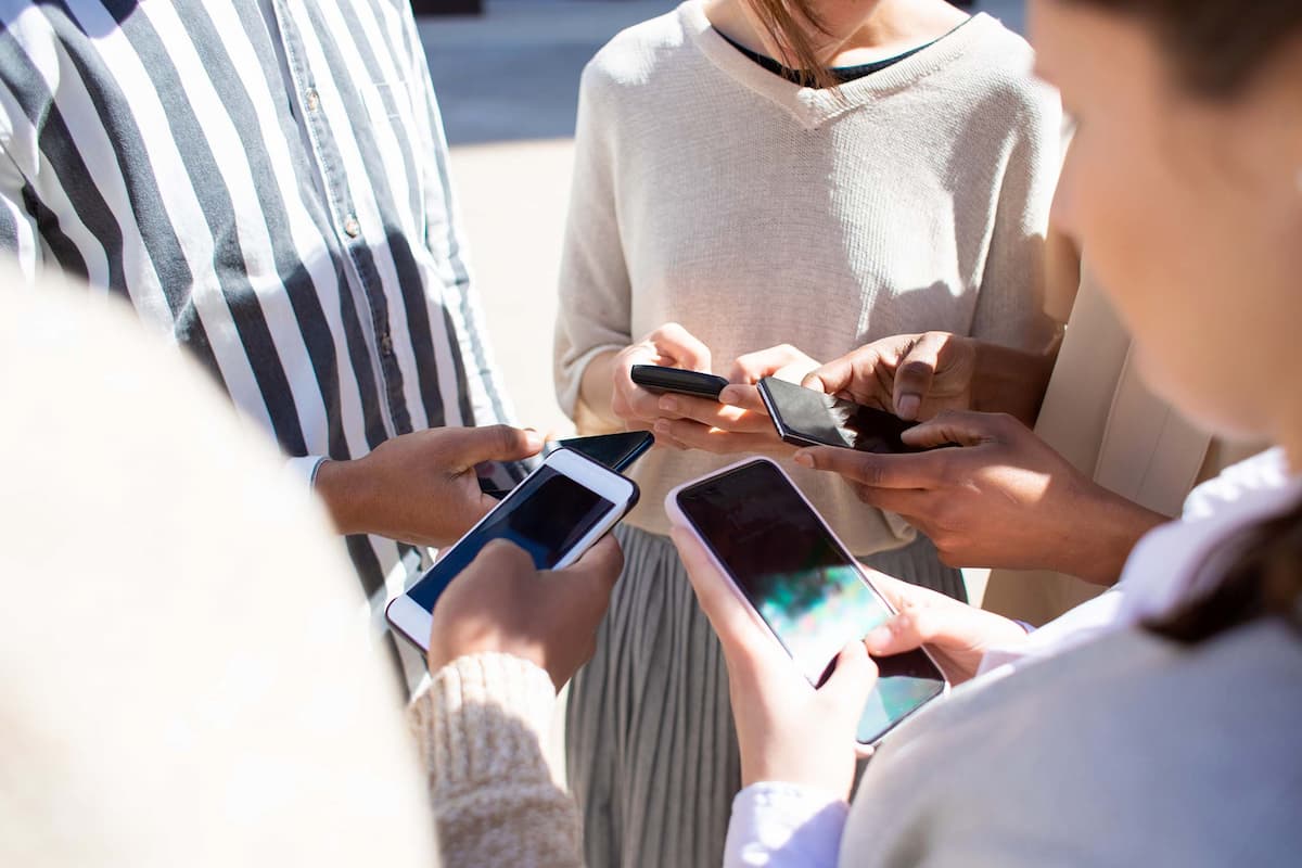 Curso da UniSecovi-MG orienta sobre o uso adequado de WhatsApp e e-mail nas relações corporativas