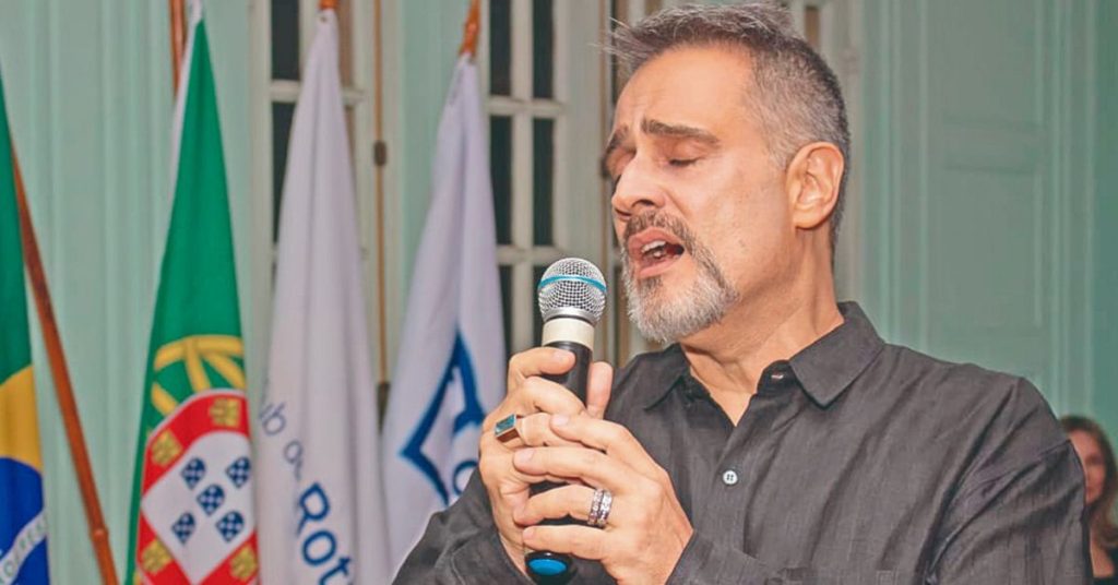 Fadista Tarcísio Costa