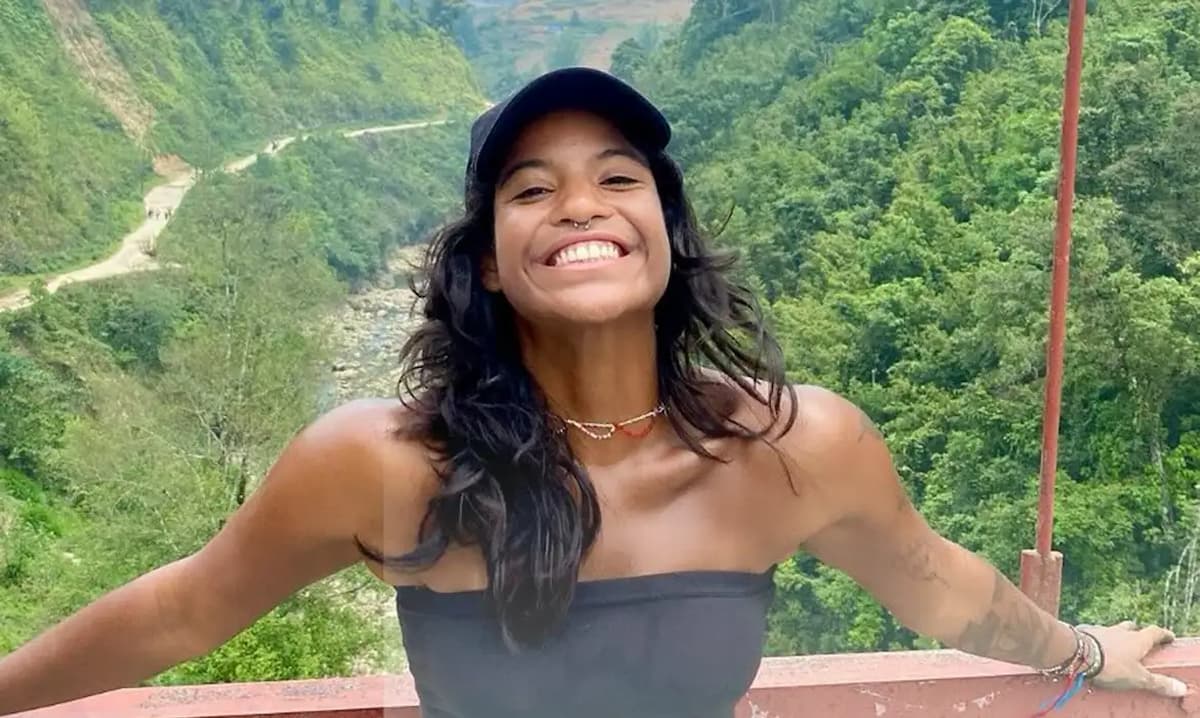 Morre brasileira que caiu em vulcão na Indonésia