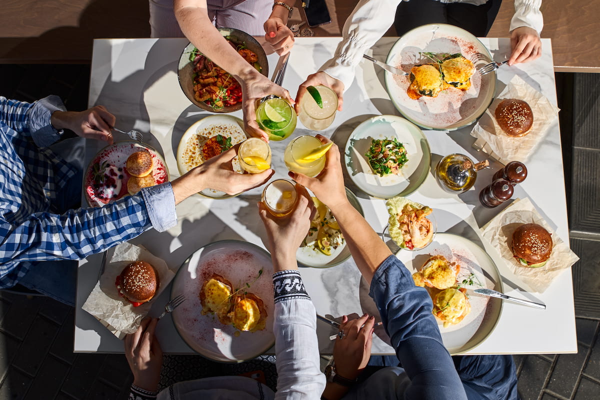 Férias de julho: bares e restaurantes em cidades turísticas projetam alta de até 30% no movimento