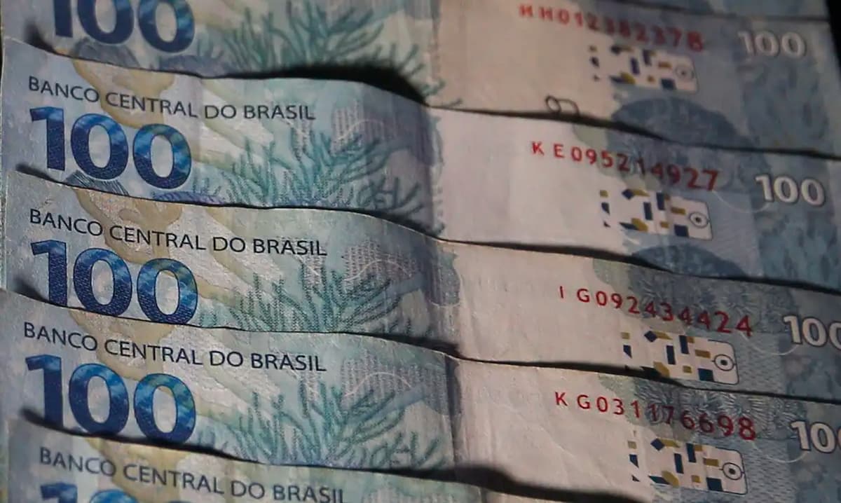 Brasileiros sacaram R$ 315 milhões em valores a receber em maio