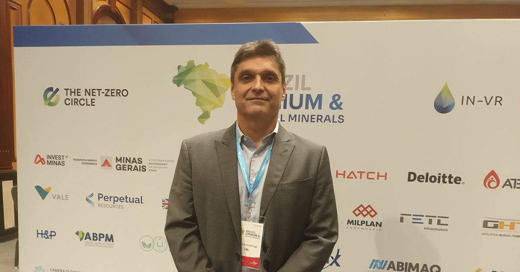 Vinicius Alvarenga