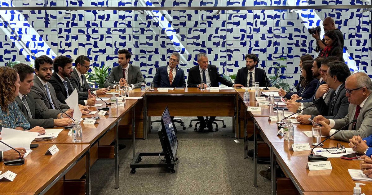Zema reúne bancada em Brasília para derrubar vetos do Propag
