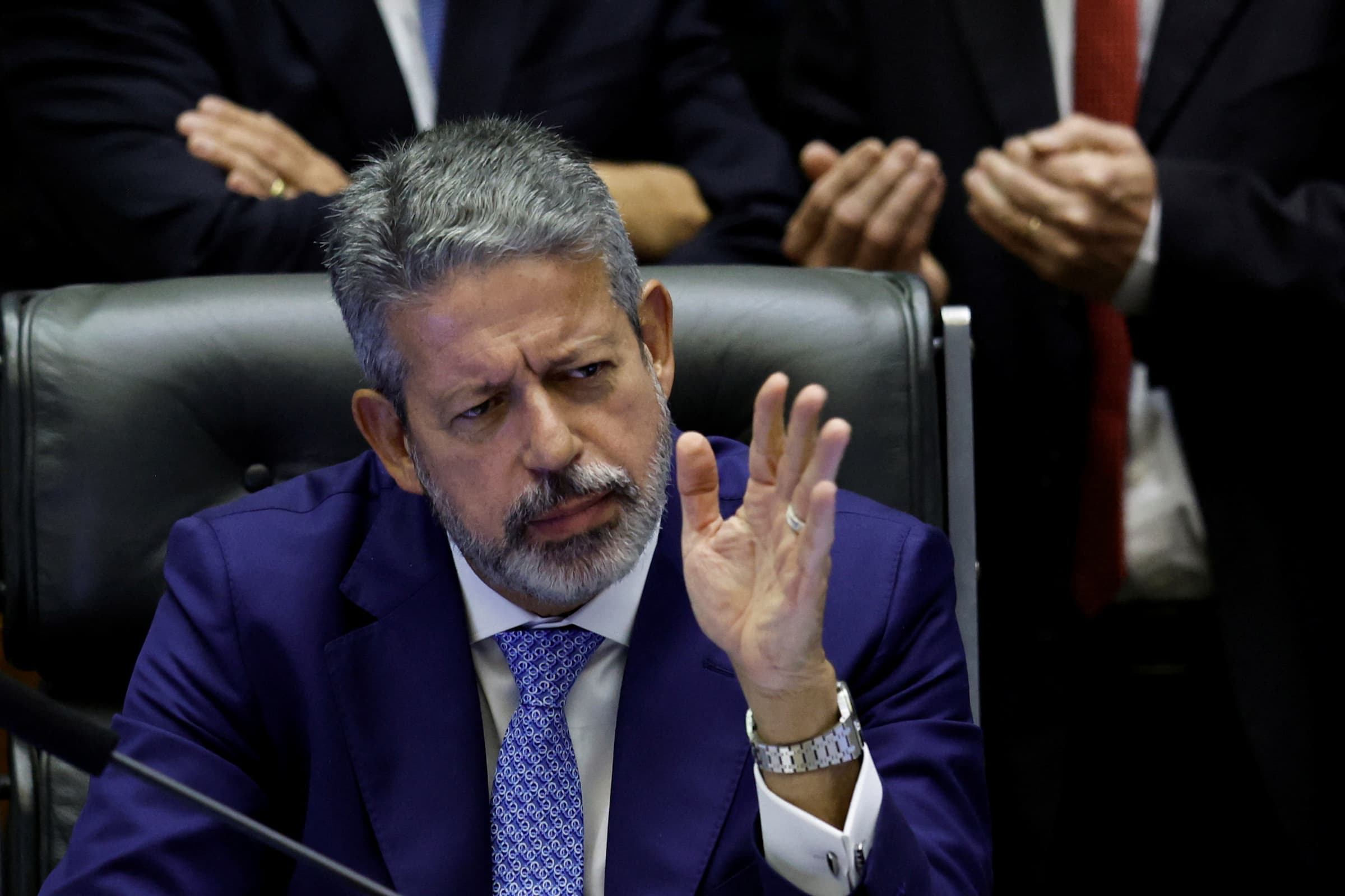 Comissão da Câmara aprova isenção de IR para quem ganha até R$ 5 mil