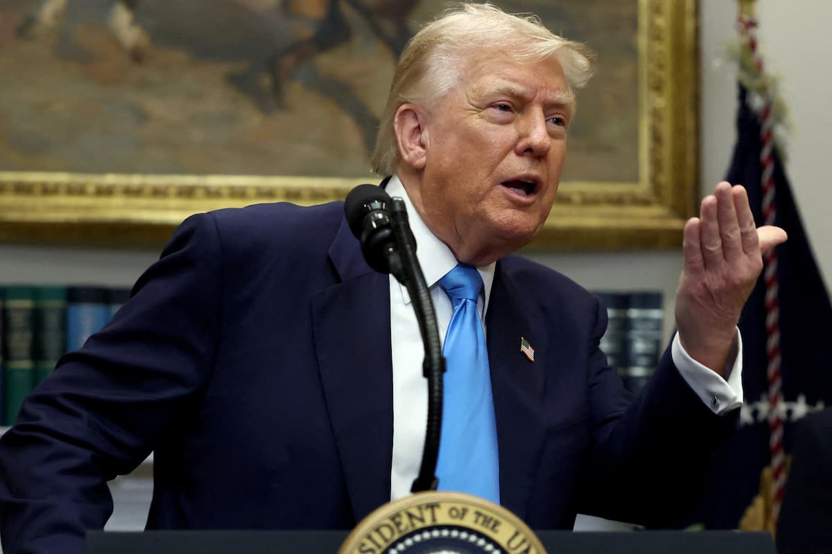 Trump assina decreto visando bancos, alegando discriminação