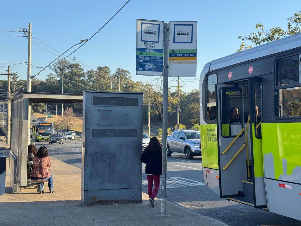Ponto de ônibus em Belo Horizonte