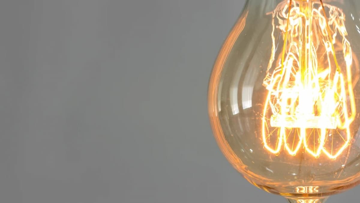 Gás natural fica mais barato, mas conta de luz sobe em agosto; veja o que muda