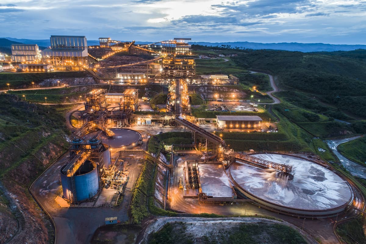 Anglo American sofre prejuízo no 1º semestre e tem queda na receita