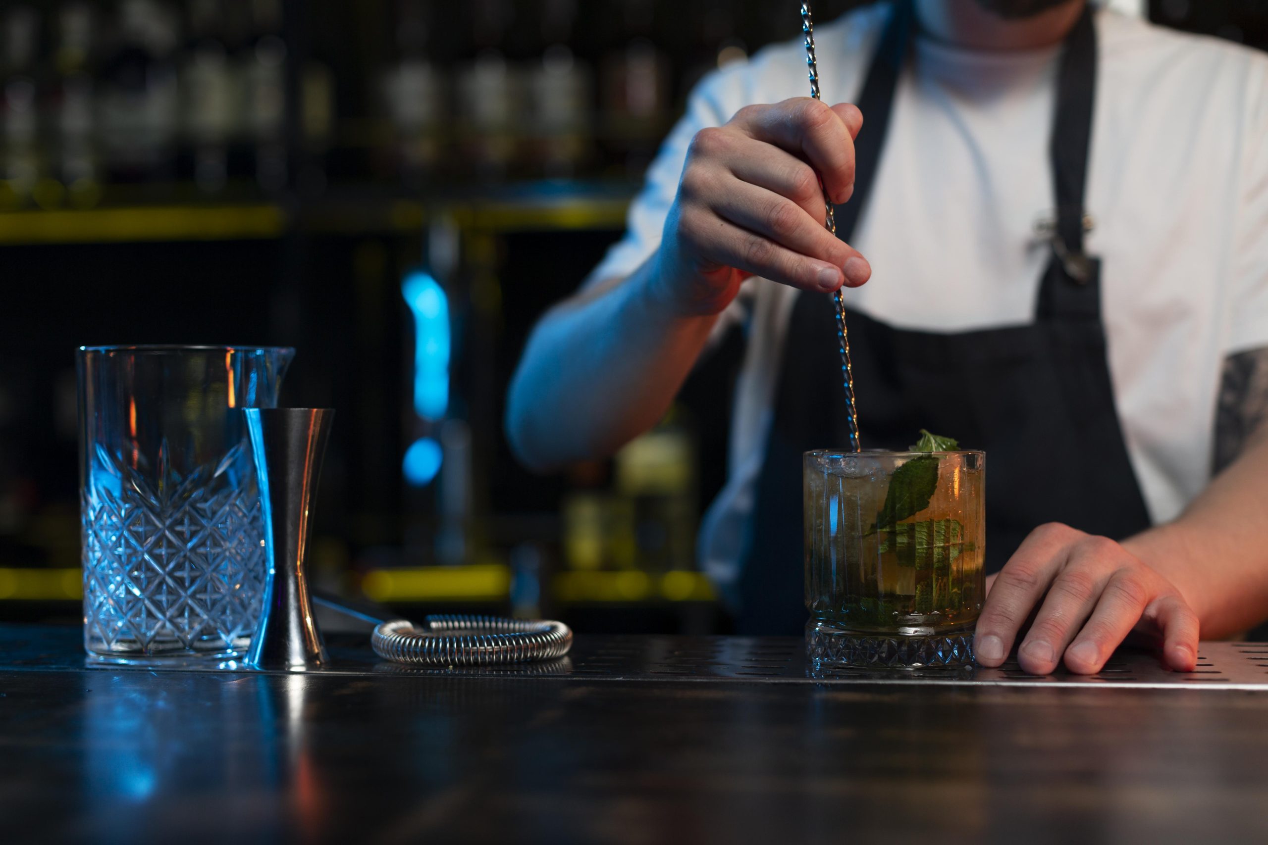 De olho novo comportamento da Geração Z, bares de BH investem em bebidas sem álcool