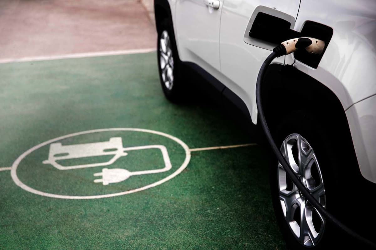 CMI/Secovi-MG promove encontro sobre os desafios dos carros elétricos nos condomínios residenciais e comerciais