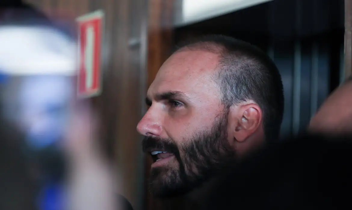 Eduardo Bolsonaro critica Zema e fala em ‘turminha da elite financeira’