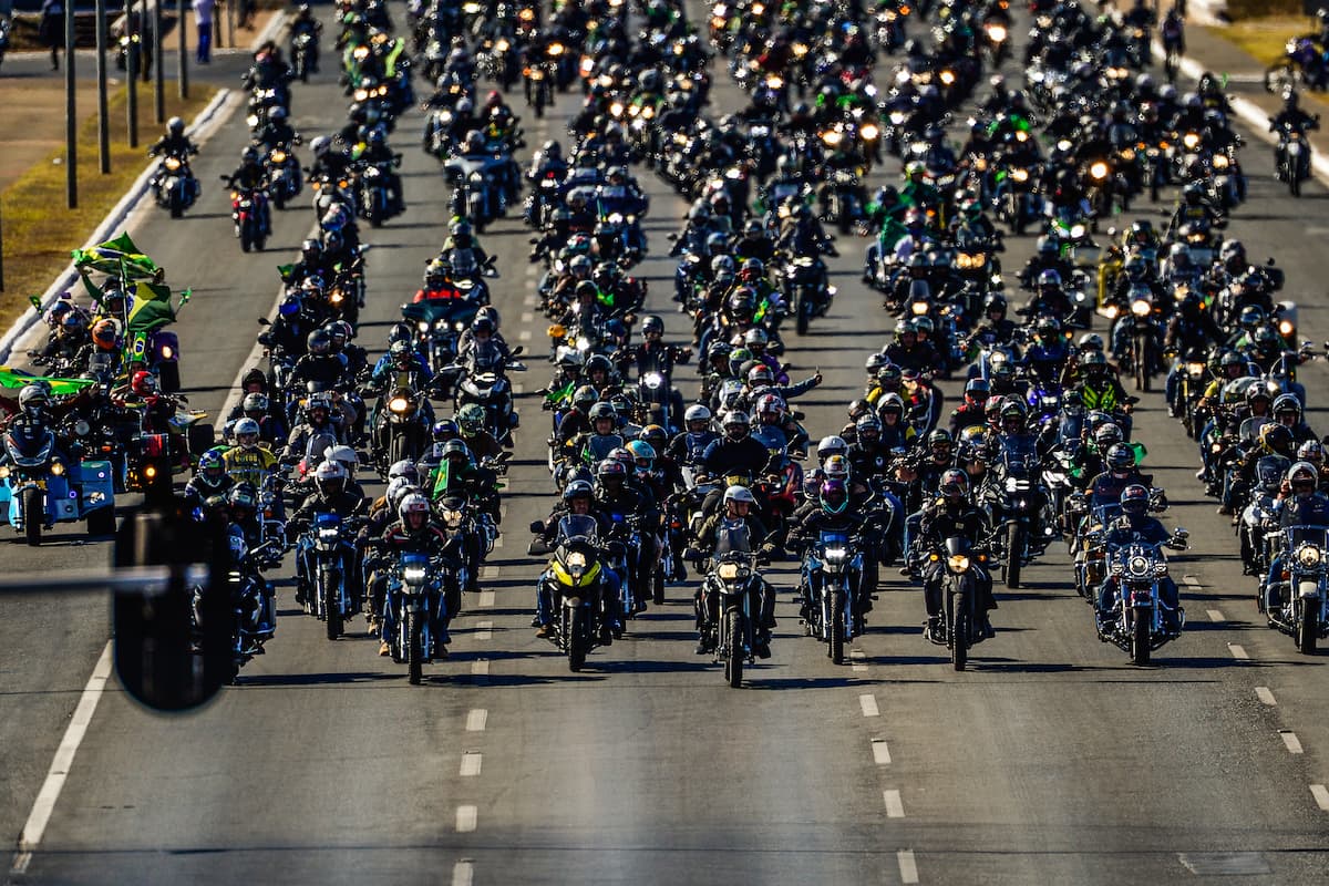 Bolsonaro acompanhará motociata em Brasília, mesmo com tornozeleira eletrônica