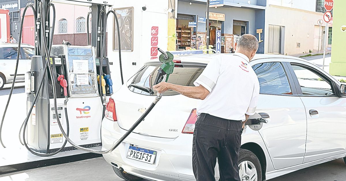 Vendas de gasolina estão em alta enquanto etanol recua em Minas