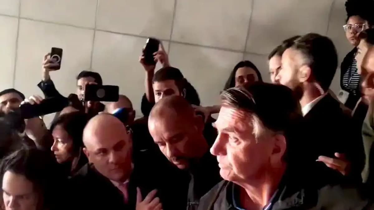 ‘Tornozeleira é símbolo da máxima humilhação’, diz Bolsonaro na Câmara 