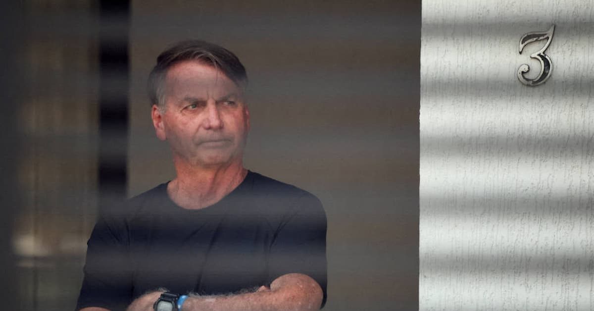 Moraes vê possível ‘falta grave’ de Bolsonaro ao manter arma em casa e pede parecer da PGR