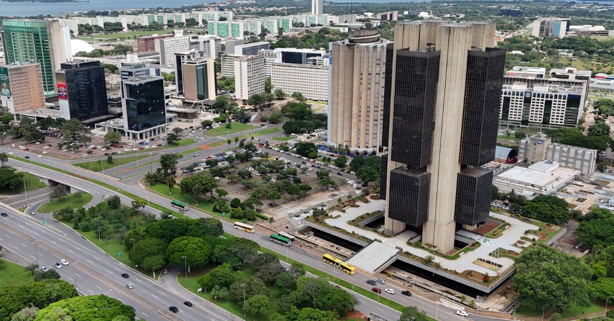 Selic no fim de 2025 continua em 15%, projeta Focus