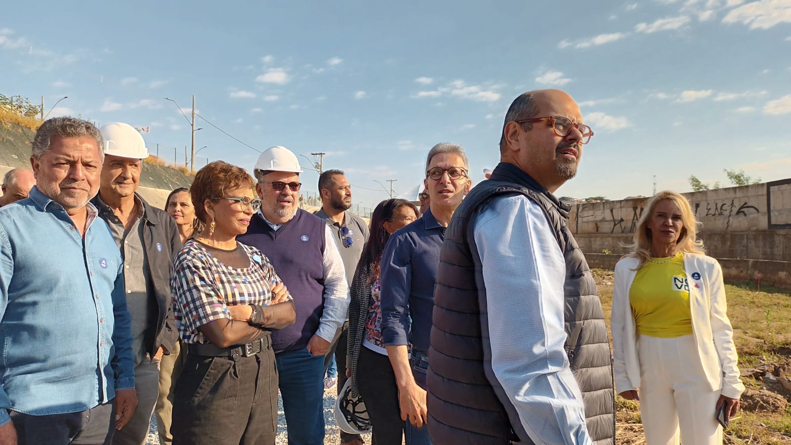 Com um ano de atraso, Zema e Marília Campos entregam bacia de contenção de enchentes em Contagem