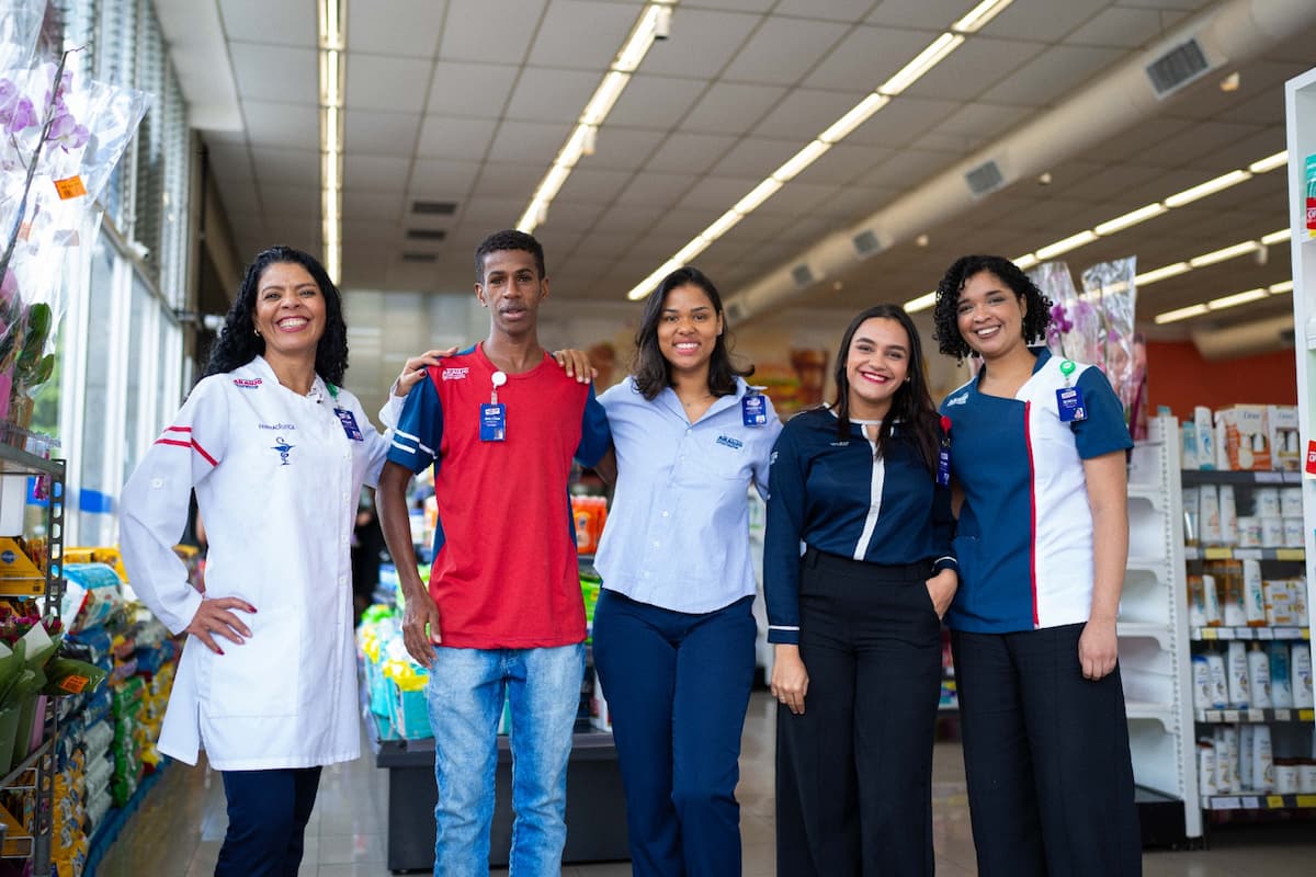 Drogaria Araujo realiza mutirão de contratações em diversas cidades de Minas com vagas inclusivas