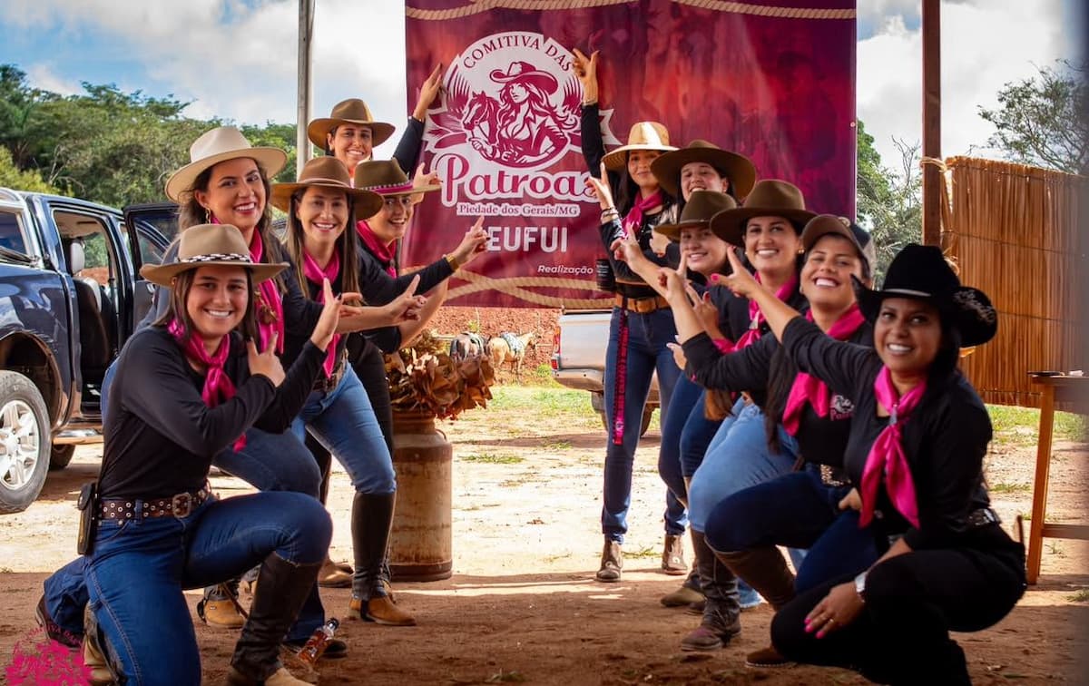 Piedade dos Gerais faz história com Cavalgada 100% feminina