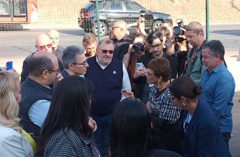 Entrega de obra em Contagem gera desconforto entre Marília Campos e Zema