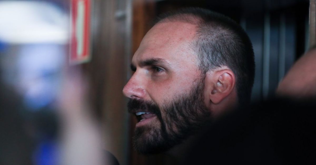TCU recomenda que Câmara investigue gastos de Eduardo Bolsonaro