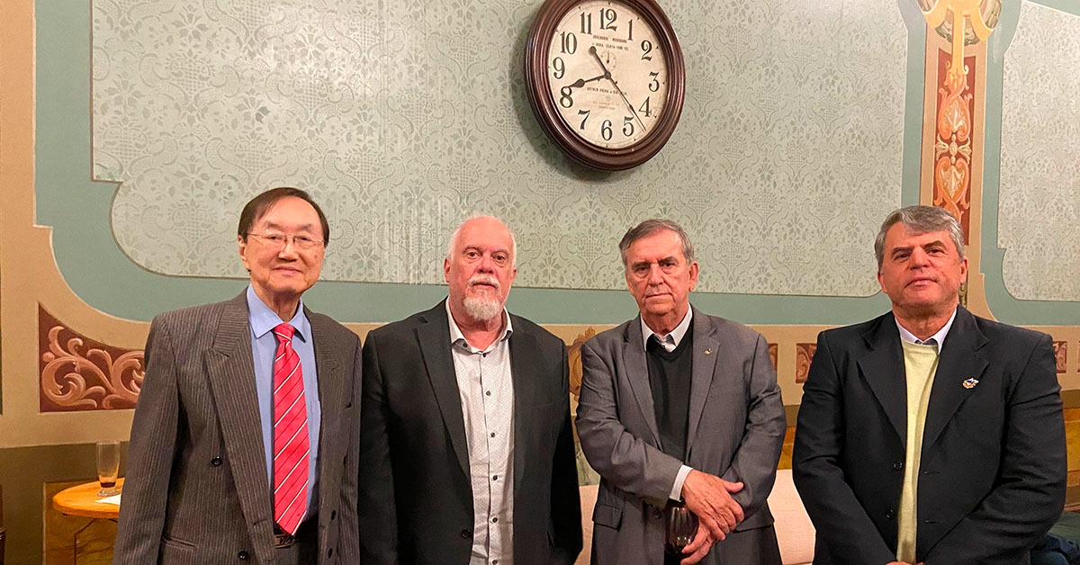 Encontro com empresários e representante da Câmara de Comércio e Indústria Brasil-China discute internacionalização dos negócios