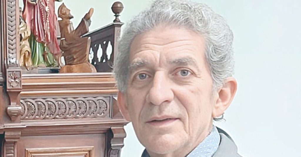 escritor Carlos Augusto Galvão